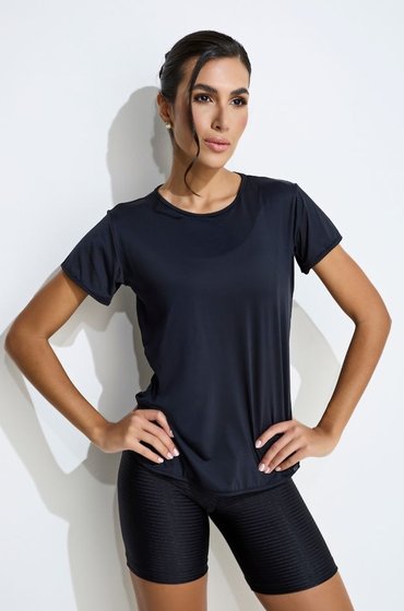 T-SHIRT LONG FIT FEMININO PRETO