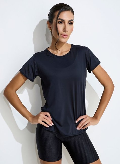 01 t shirt long fit feminino preto