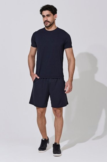 CAMISETA LONG FIT MASCULINA PRETO
