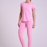Camiseta T-Shirt Long Fit Feminina Balerine Gorethy - Vista Frontal Corpo Inteiro com Legging