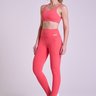 Top Pulse Torção Feminino Flamingo Gorethy - Vista Frontal Corpo Inteiro com Legging