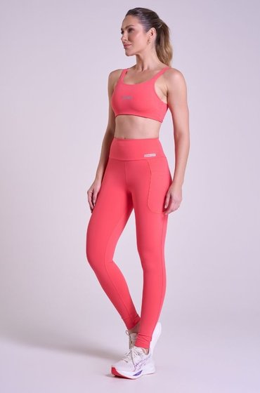 Legging Pulse Feminina Flamingo Gorethy com Bolsos Laterais - Vista Lateral e Frontal com Top