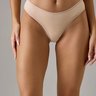 41174-CHOCOLATE-2.jpg Calcinha Básica Cotton Feminina Chocolate Gorethy - Enquadramento Médio Frontal com Foco na Cintura